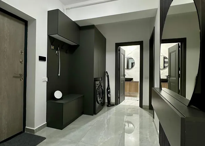 Modern 2br Apartment, Free Parking, Near Center & Metro *