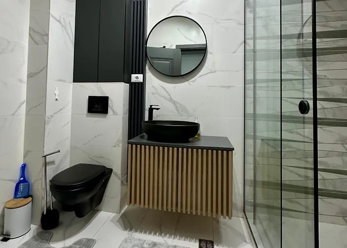 Modern 2br Apartment, Free Parking, Near Center & Metro * Bukarest