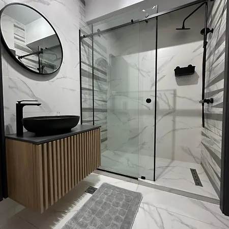 Apartman Modern 2br Apartment, Free Parking, Near Center & Metro Bukarest